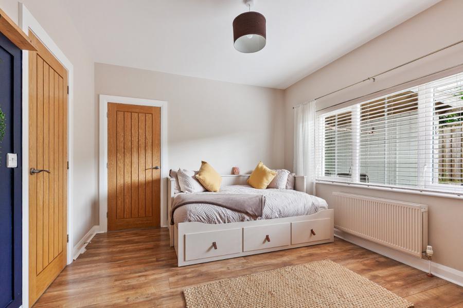 15 Mount Davys Road