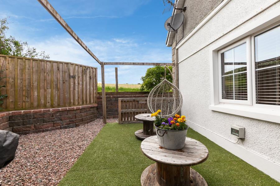 15 Mount Davys Road