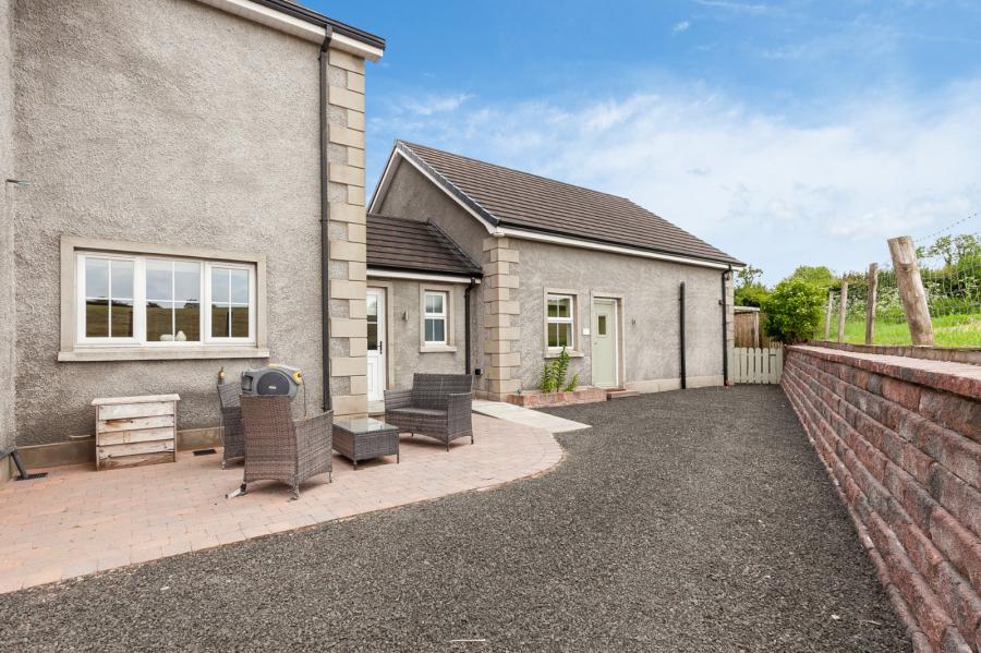 15 Mount Davys Road
