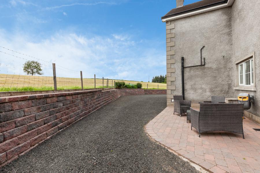 15 Mount Davys Road