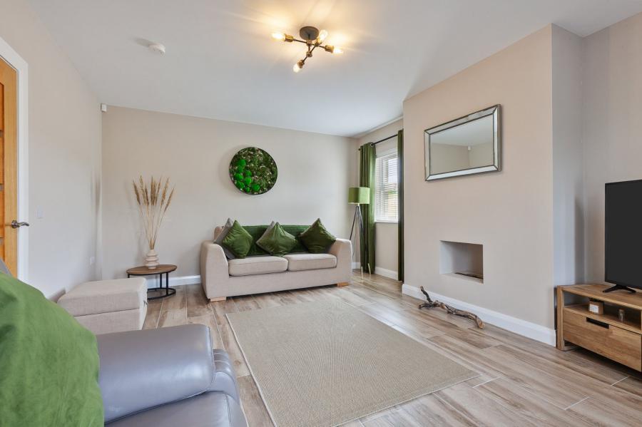 15 Mount Davys Road