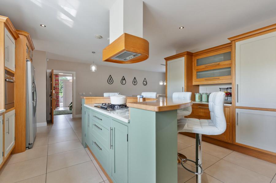 15 Mount Davys Road