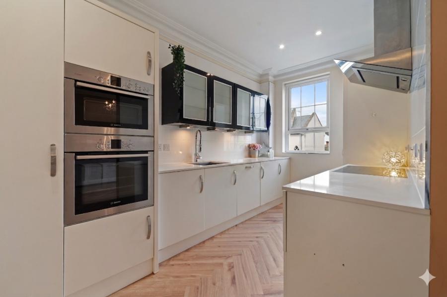 36 Lady Wallace Walk