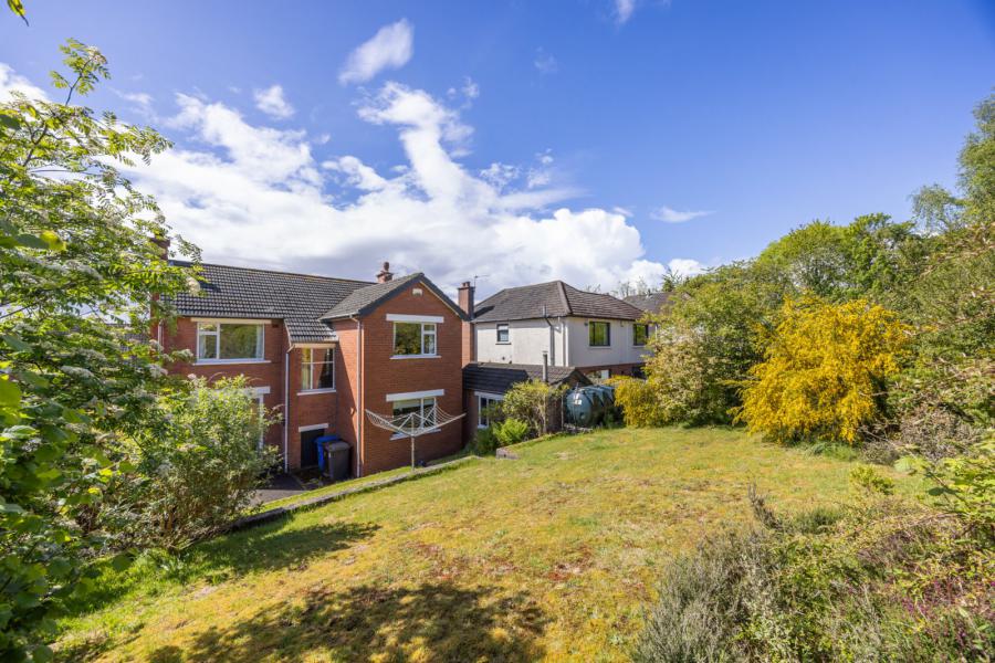 8 Hillside Drive
