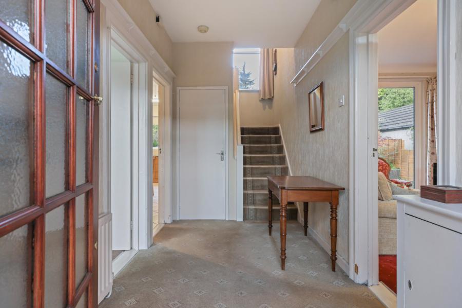 8 Hillside Drive