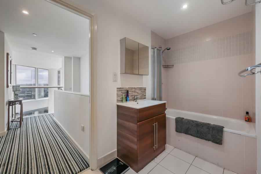 Apartment 25.05 The Obel, 62 Donegall Quay
