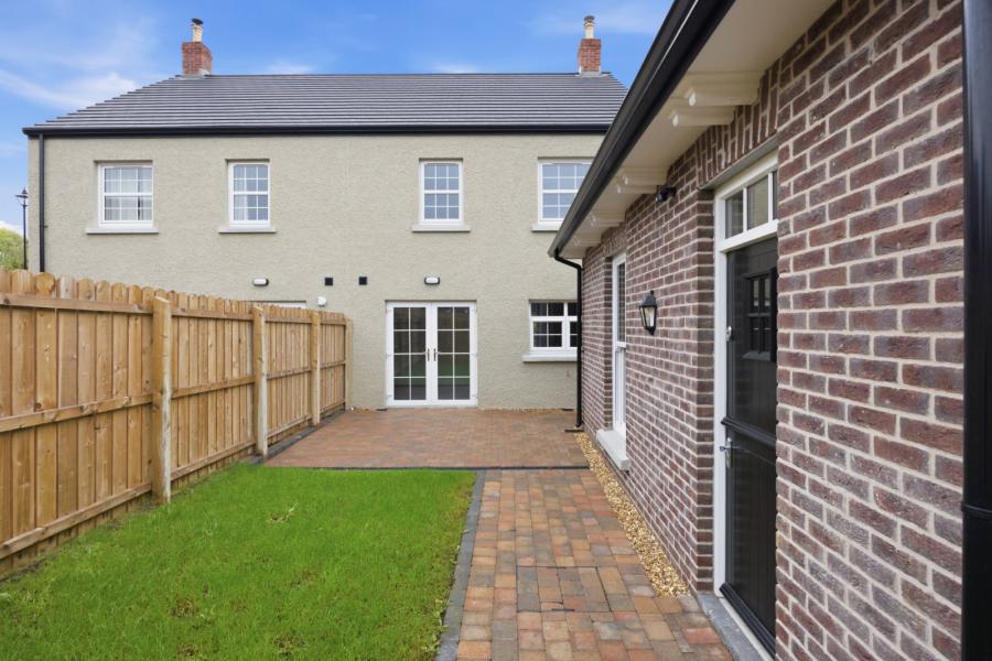 31 Charlestown Hall Lane