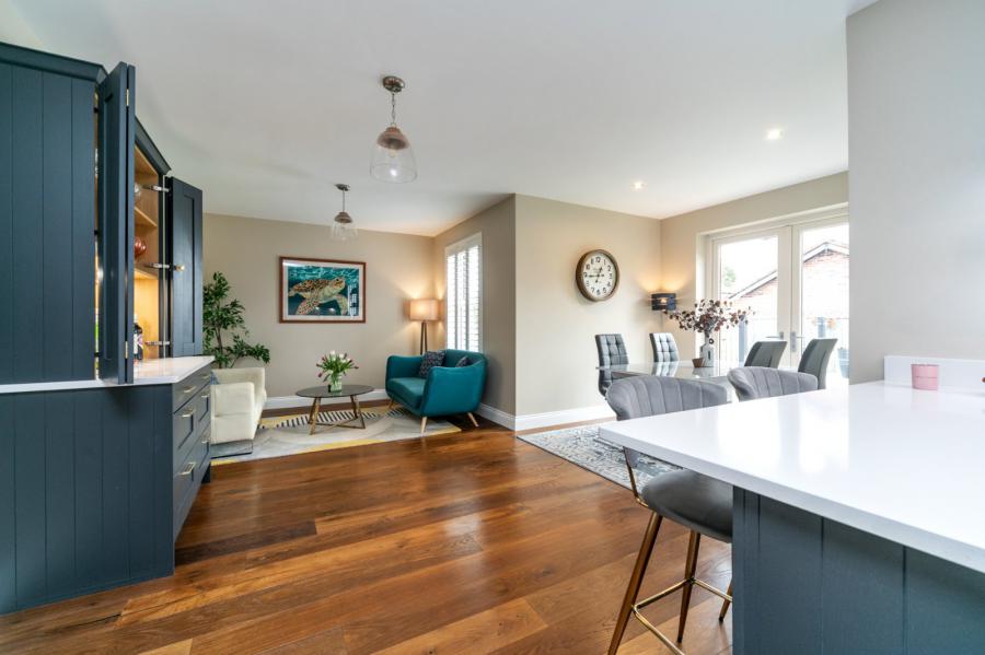 12 Belgravia Court