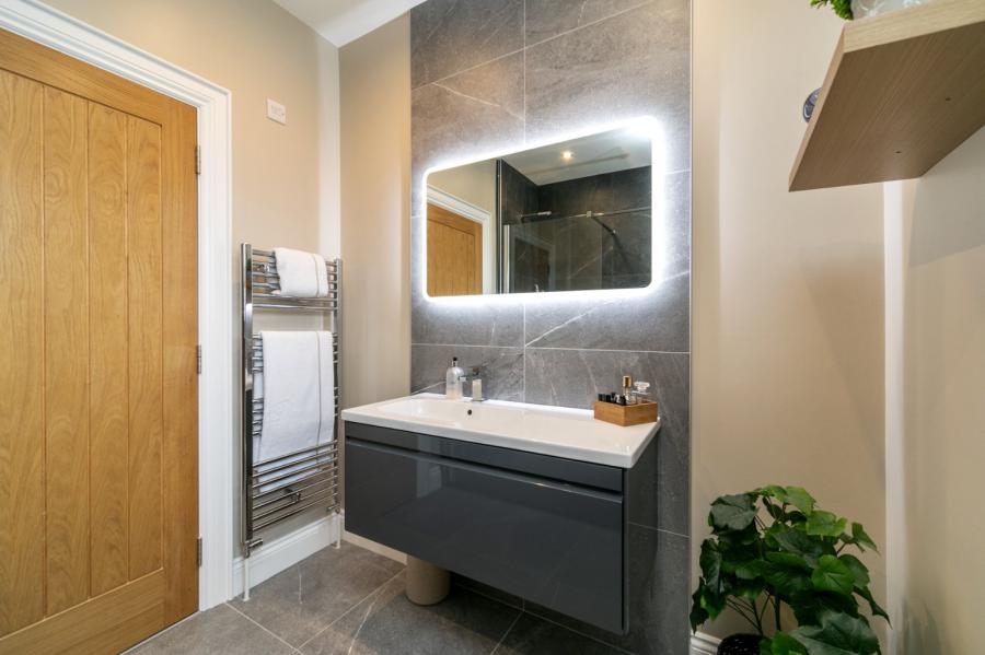 12 Belgravia Court