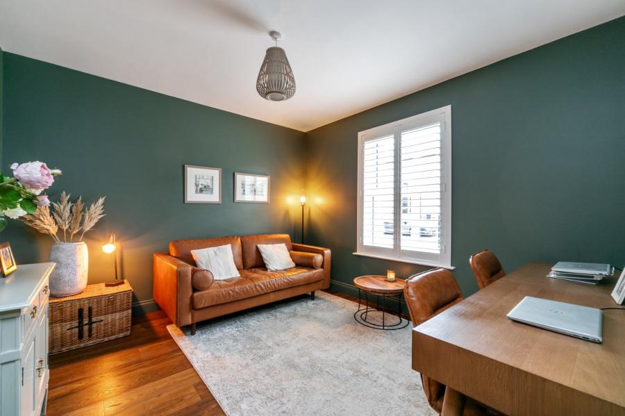 12 Belgravia Court