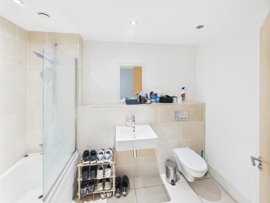 Apartment 33, 11 Princes Dock Street
