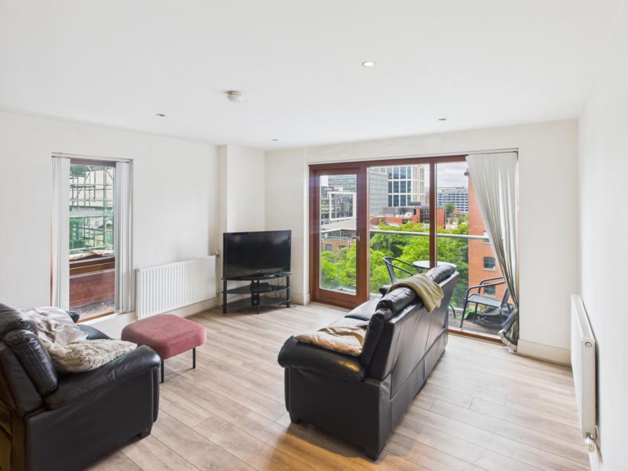 Apartment 33, 11 Princes Dock Street
