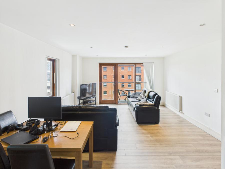 Apartment 33, 11 Princes Dock Street