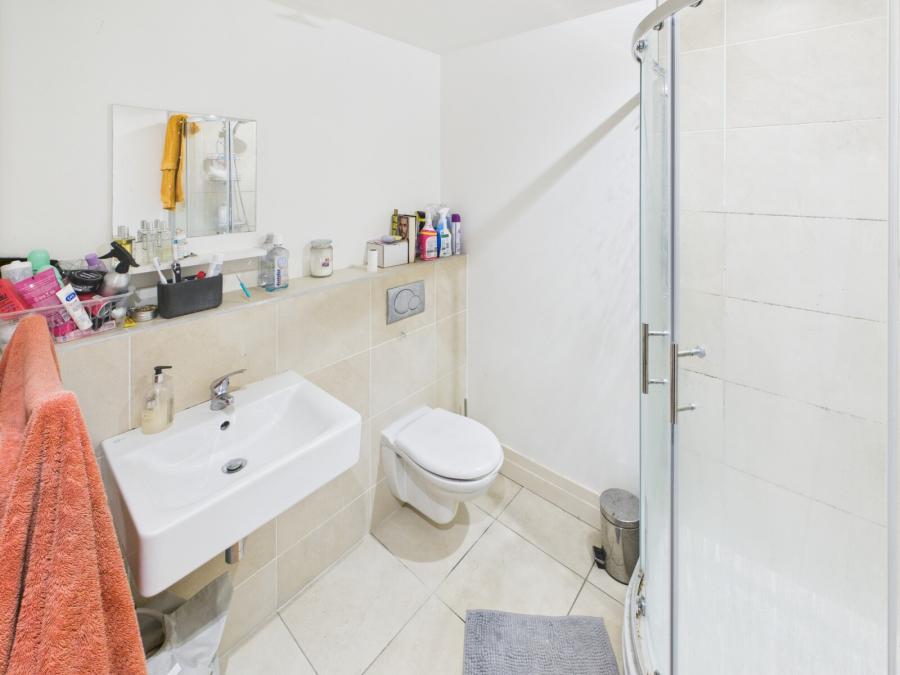 Apartment 33, 11 Princes Dock Street