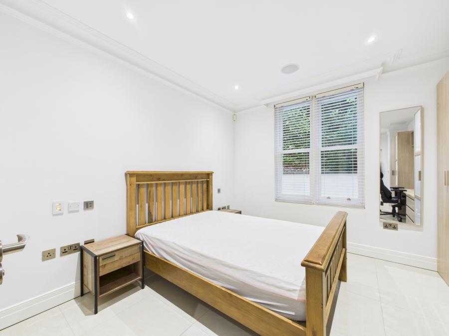 Apartment 2, 39 Notting Hill
