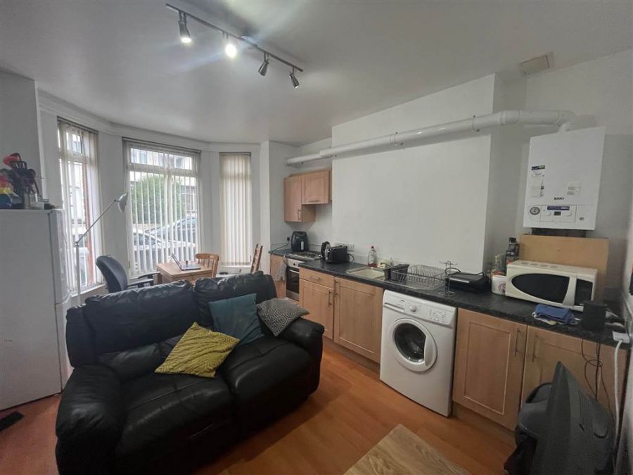 75 Wellesley Avenue, Flat 1