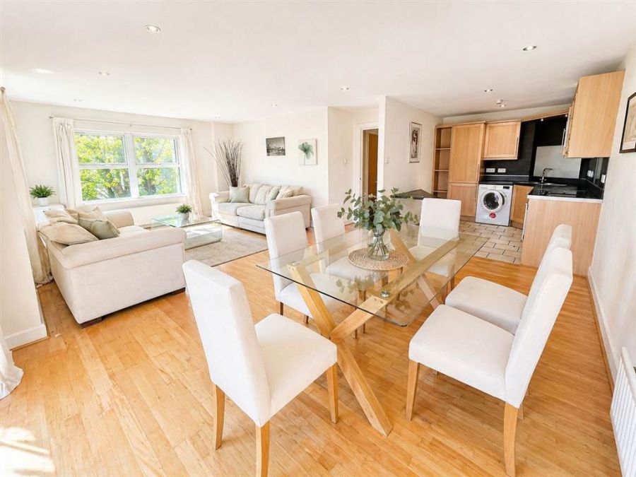 Anna Hill, 2 Annadale Avenue