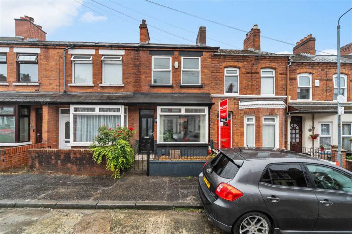 26 Brookland Street, off lisburn road, belfast, BT9 7FZ