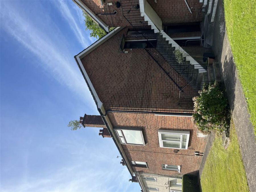 145b Belvoir Drive,belvoir, belfast, BT8 7DP