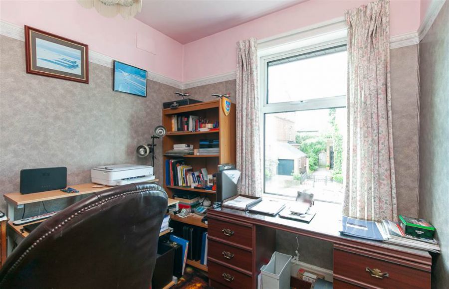 4 Galwally Park