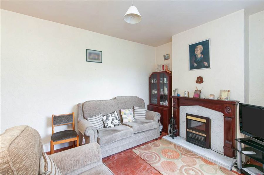 4 Galwally Park