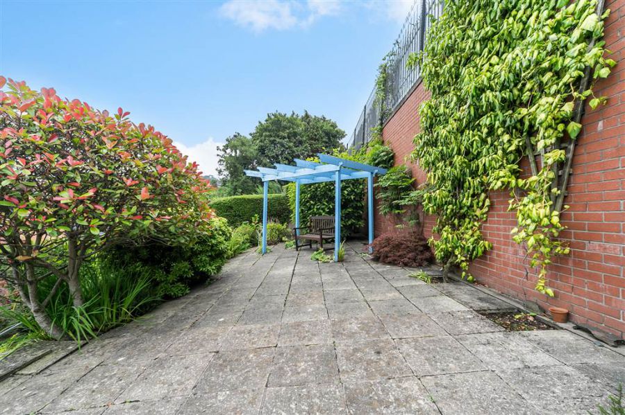 139 Knockbreda Park