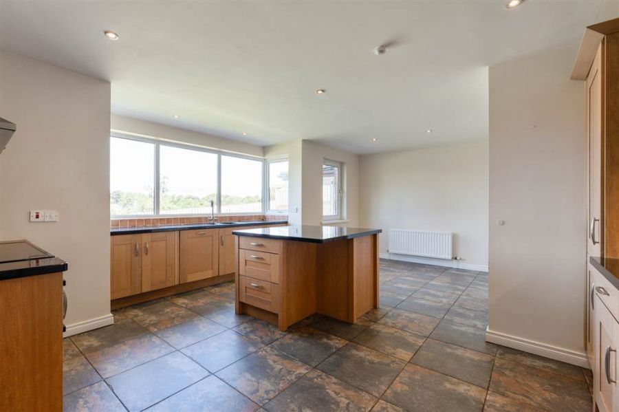 24 Manor Park