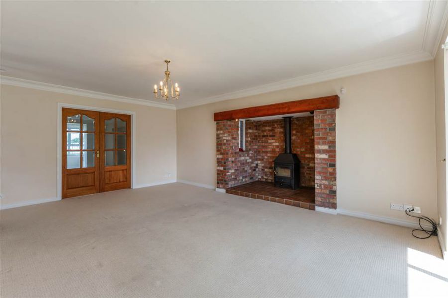 24 Manor Park