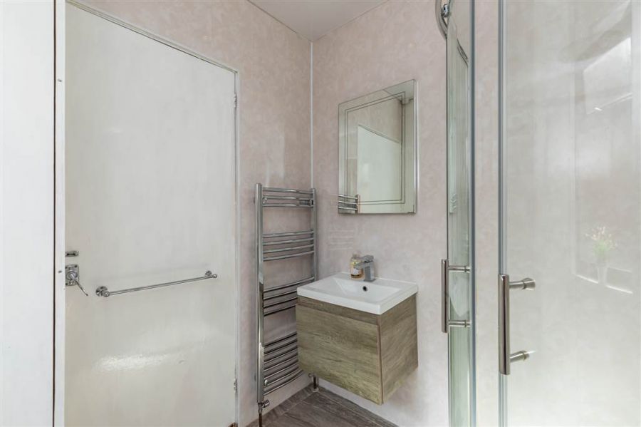 10 Rushfield Avenue