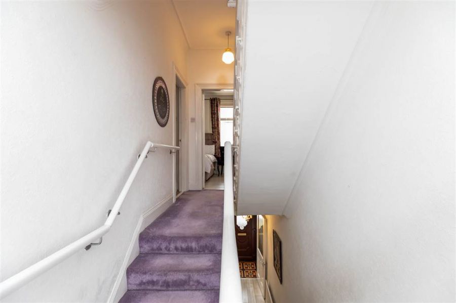 10 Rushfield Avenue