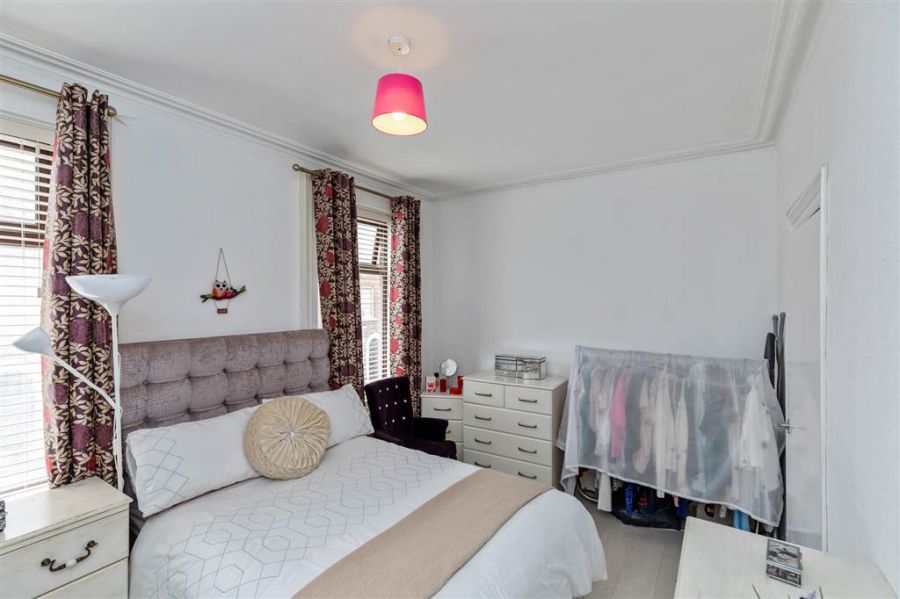 10 Rushfield Avenue