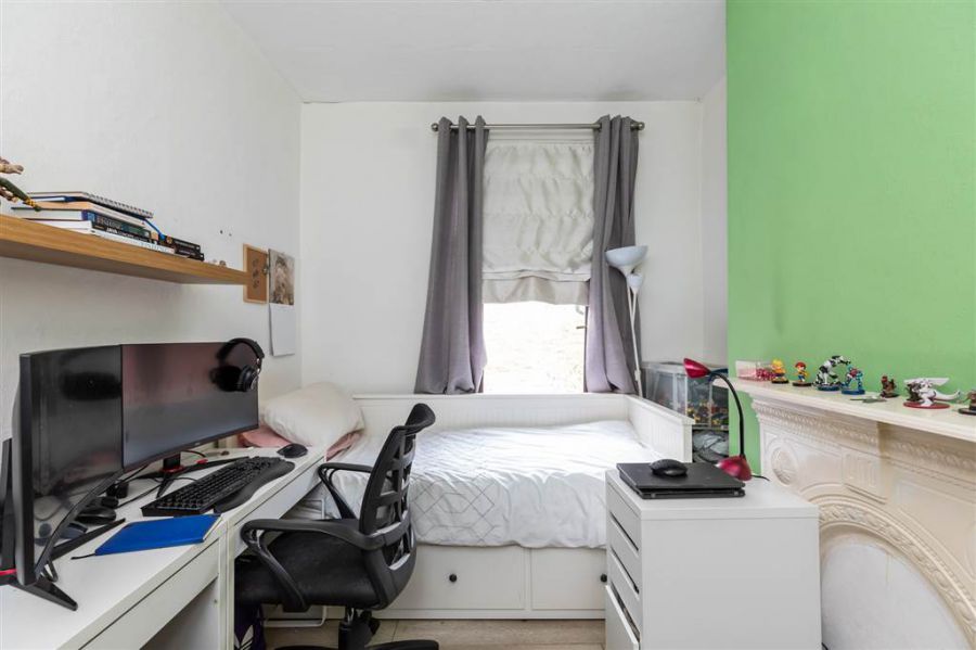 10 Rushfield Avenue