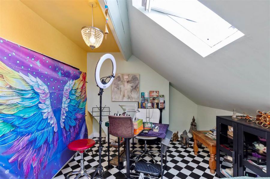 10 Rushfield Avenue