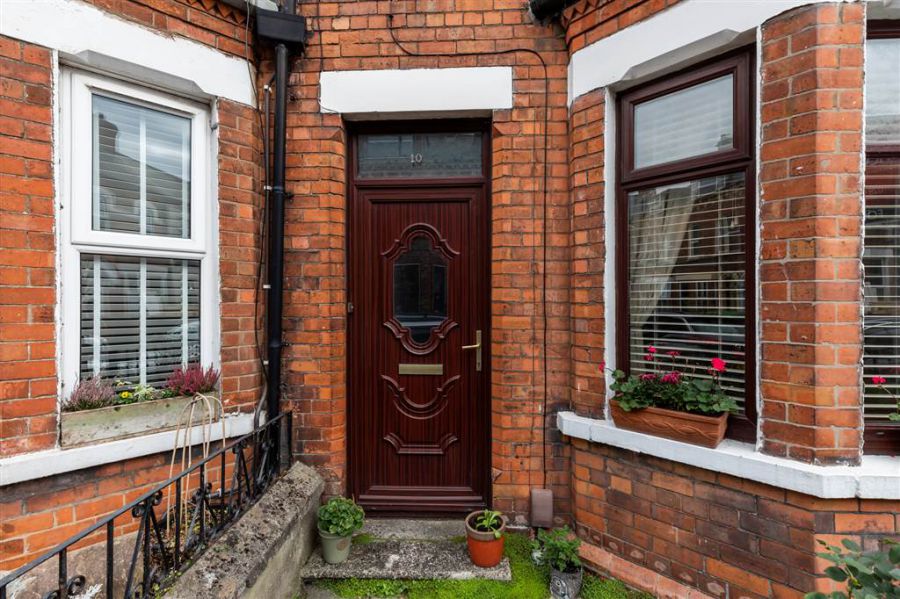 10 Rushfield Avenue