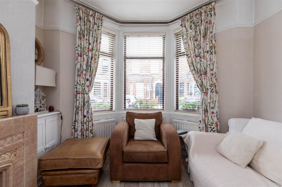 10 Rushfield Avenue