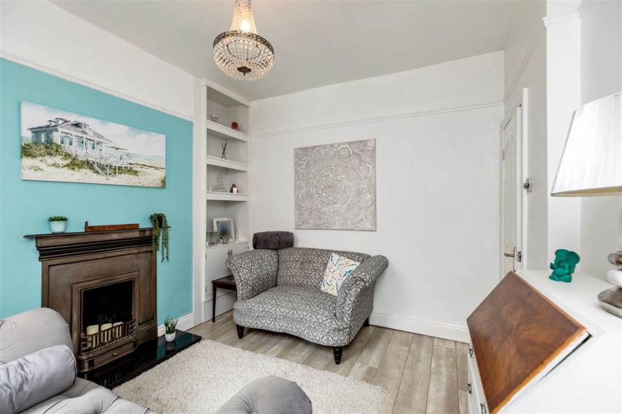10 Rushfield Avenue