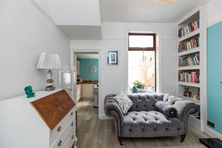 10 Rushfield Avenue