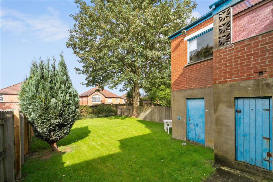 66 Galwally Park