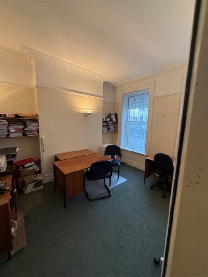 171 University Street