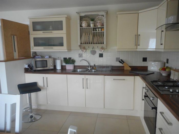 7 Oak Tree Manor