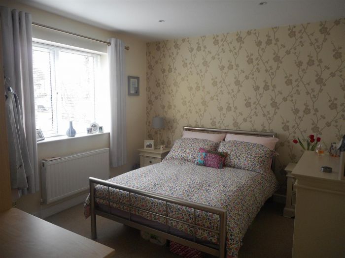 7 Oak Tree Manor