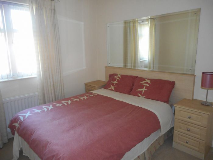 18 Clarendon Manor