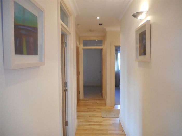 18 Clarendon Manor