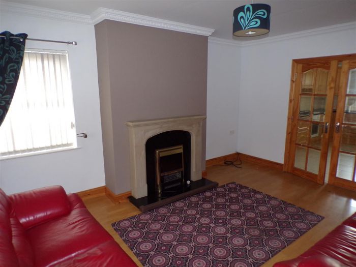 49 Carn Manor