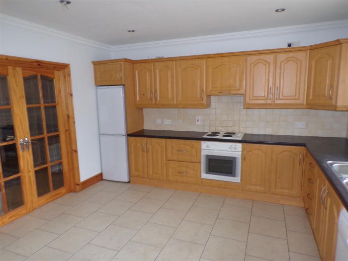 49 Carn Manor