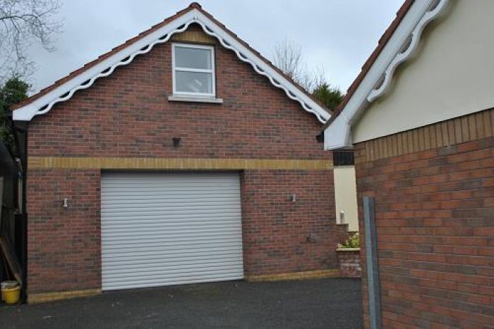 17 The Village Oaks