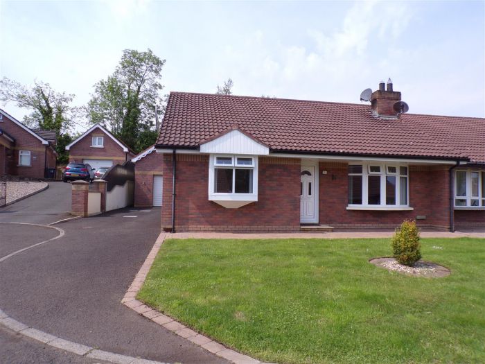 17 The Village Oaks