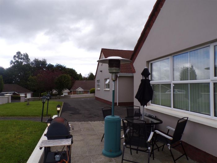 18 Caw Hill Park