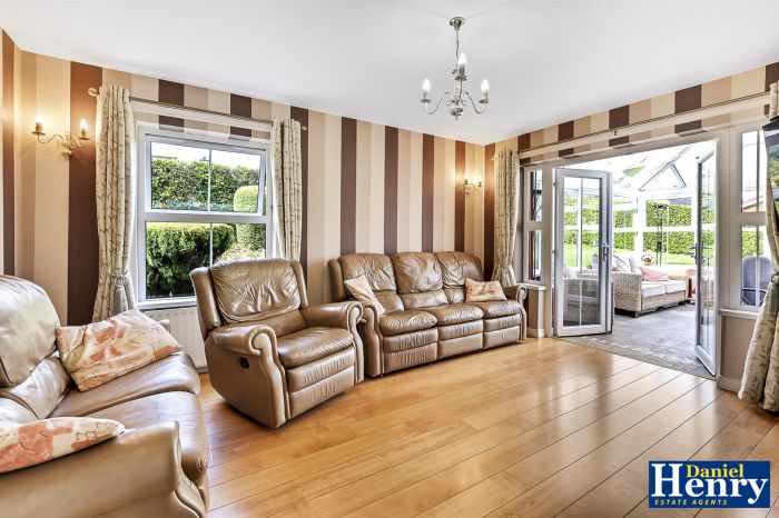18 Caw Hill Park