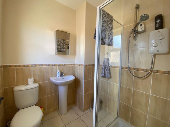 40a Blackthorn Manor